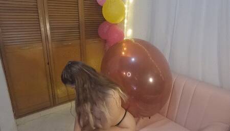 Blow Big balloon red (4-4) no pop topples show