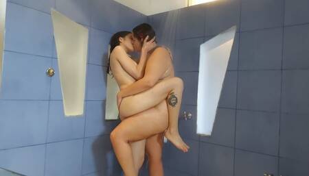 LESBIANS PASSIONATE SHOWER SEX