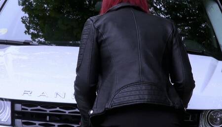 SHE THANKS THE SAMARITAN BY OFFERING HIM HER HOLES