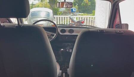 Jarlyn drives the old and exhausted fiat147