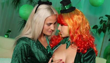 Talented Gina Gerson and Nicole Vice's oral sex