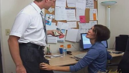 Jami Kenney has an experience in her vagina.