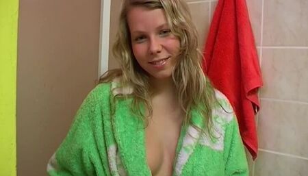 Sue gets oiled up for masturbating
