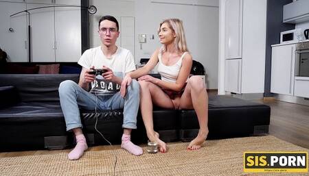 Anna Krowe's nerdy xxx by Sis.porn