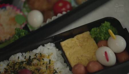 ATID-590 「不倫なんて絶対に許せない」そう思っていた私が、息子が通うサッカー教室のコーチと不倫に溺れて