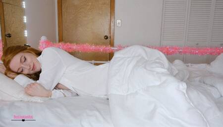 Finger Masturbation and Peeing In Bed