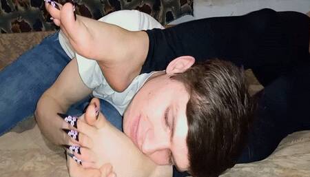 Gone crazy about her feet with new pedicure WMV