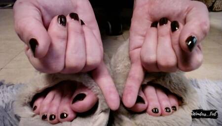 SPH IN HOUSE SLIPPERS