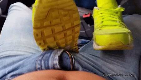 cock trampling with cute airmax command