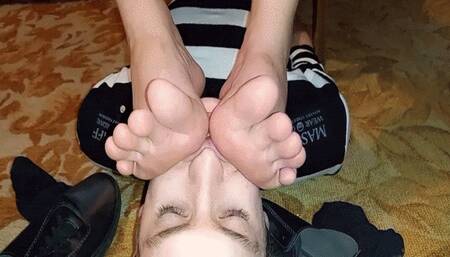 Submit to my feet WMV