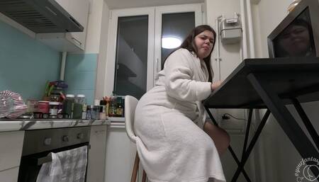 Midnight eating and farting loud and wet