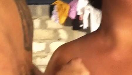 el amante manda propinas por ver a su mujer en camara con otro