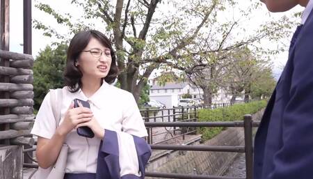 MOND-267 憧れの女上司と 本田瞳