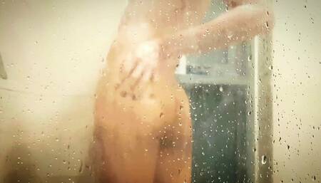 Laura Louis TS Takes a Shower