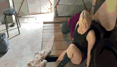 Jeannette is stuckMP4