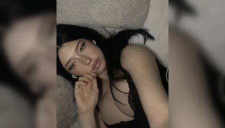 Sexy white girl sucking dick