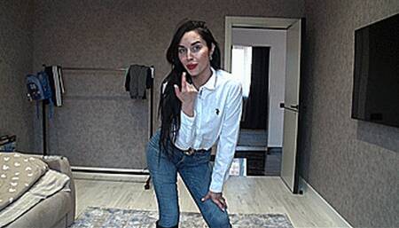 Seduces with his body (1920x1080 HD) MP4