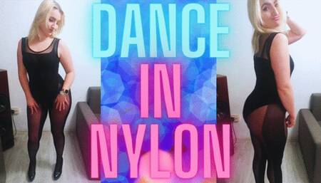 DANCE IN NYLON1
