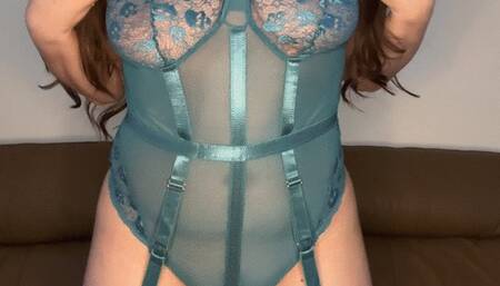 I'll Spread My Thighs Wide and Show You the World