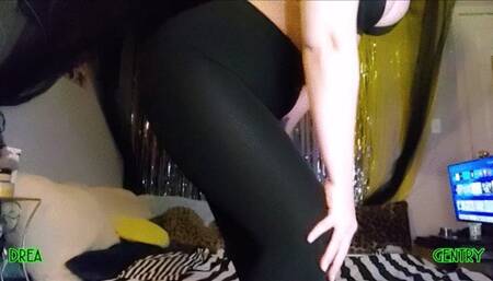Black Leggings and Ass Worship