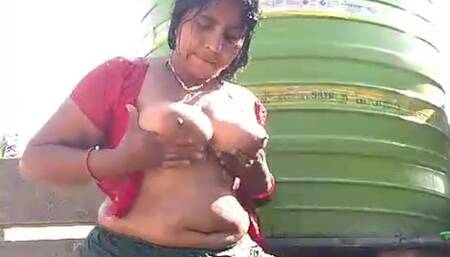 Desi Village House Wife Bathing Video Full Open