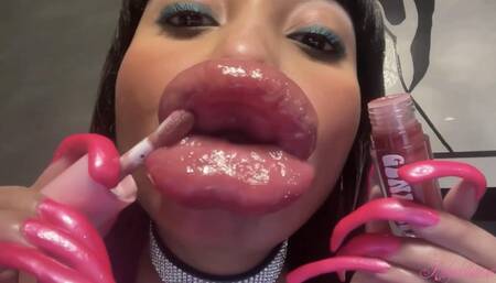 RubyDollLipz's 7-11-23 Growing XXL Doll Lips