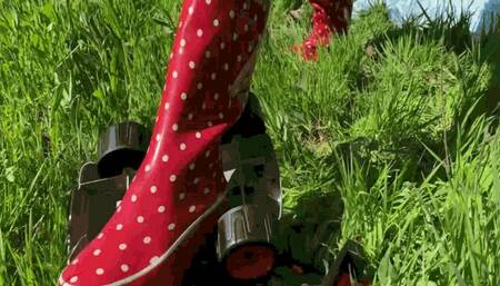 The soles of my boots, like hammers, pulverize every particle of this cursed machineWMV