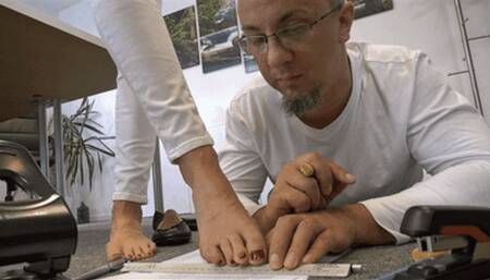 Helping my employee - with my feet! (small version)