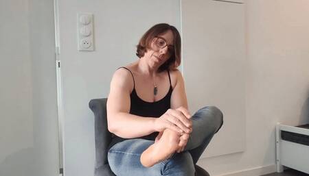 Rub cream on my feet - Passer de la crème sur mes pieds