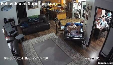 IPCAM – American granny masturbating in the living room