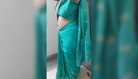 Beautiful Mature Bride in Banarasi Saree Had a Lot of Fun in the Sex Room Sexy Video Full Sexy