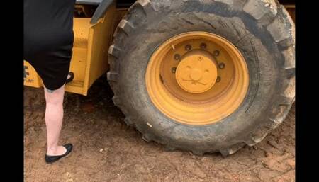 Revving the hell out of 2 John Deere’s