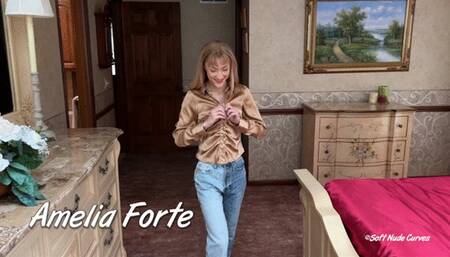 Amelia Forte 12 Minute Sensual Nude Strip Tease & Nude Bed Display