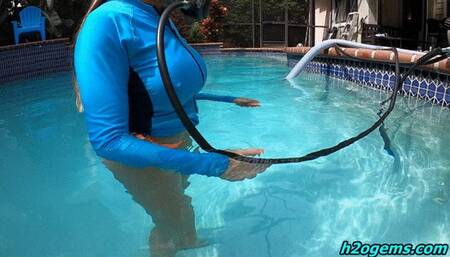 Yara Fucked Underwater (Full Video)