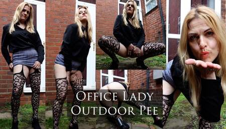 Office Lady Outdoor Pee
