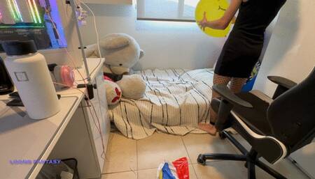 Owllete pops balloon with scissors