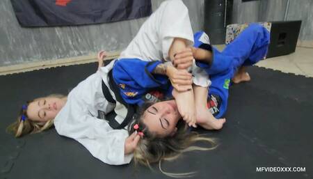 KARATEKA - FEET FIGHT - VOL #178 - LIVIA vs MIMI - NEW VIDEO - CLIP 03