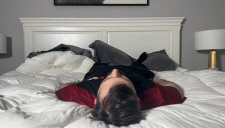 Scarlett's Fully Nude Fart Smother