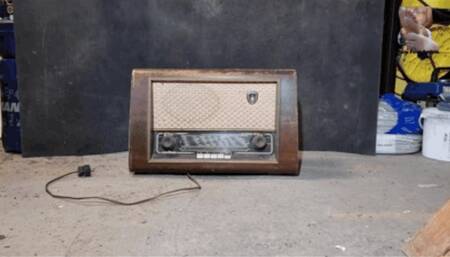 Historical Radio meets my Dunlops