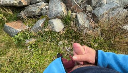 Stranger girl help to jerk off dick and didn’t give him to cum