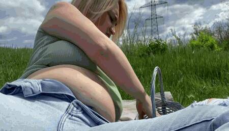 Jannette has eaten to the fullestWMV