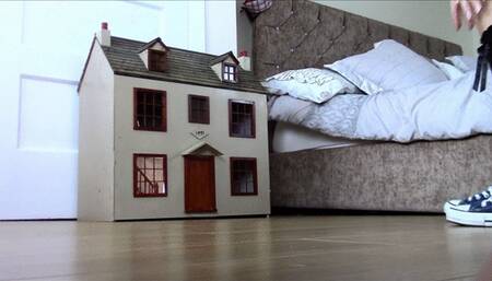 Little Dani's Doll House games