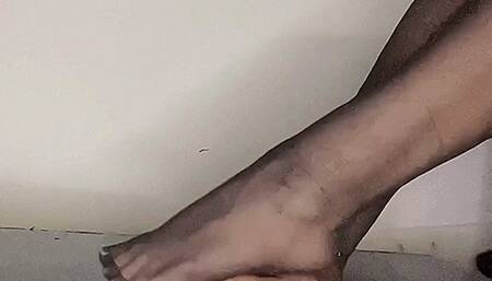 Oily nylon pantyhose footjobs