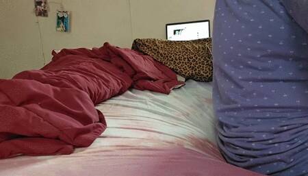 Porn Watching and Ass Bouncing