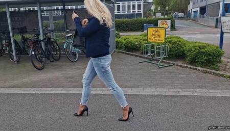 secretly observe tights feet in the shoe store wmv 1280 x 720