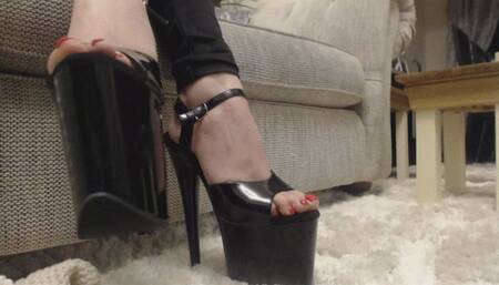 Kneel to Perfect Feet (WMV)