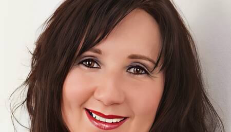 Mature Mikayla makes a teen cum on her sexy face