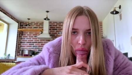 Winter in Europe! Slut CALIFORNIABABE warmed up with a pink fur coat!