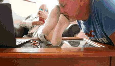 He loves this smell! MP4 (1920x1080) FHD