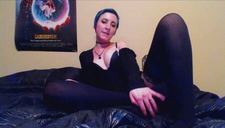 Using My Feet to Cum